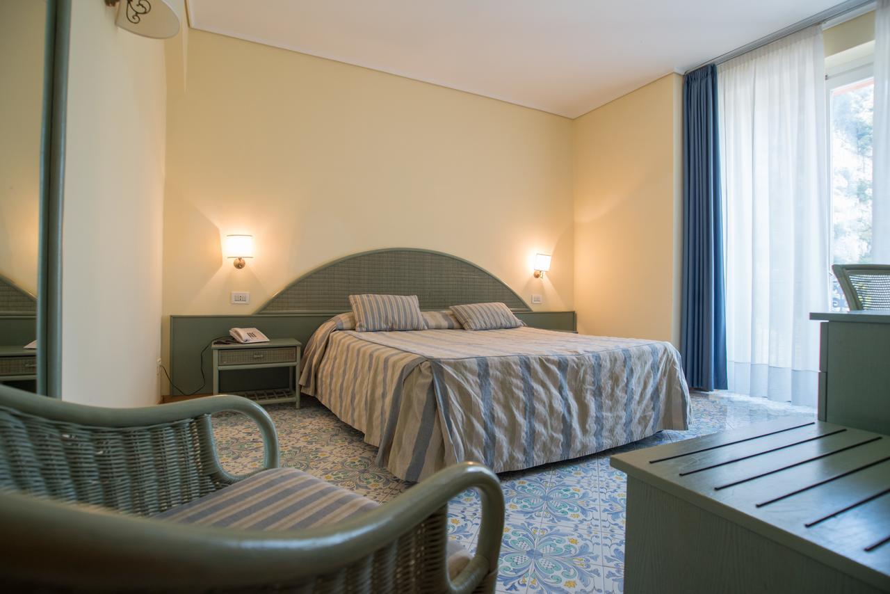 Hotel Villa Maria Sorrento Luaran gambar